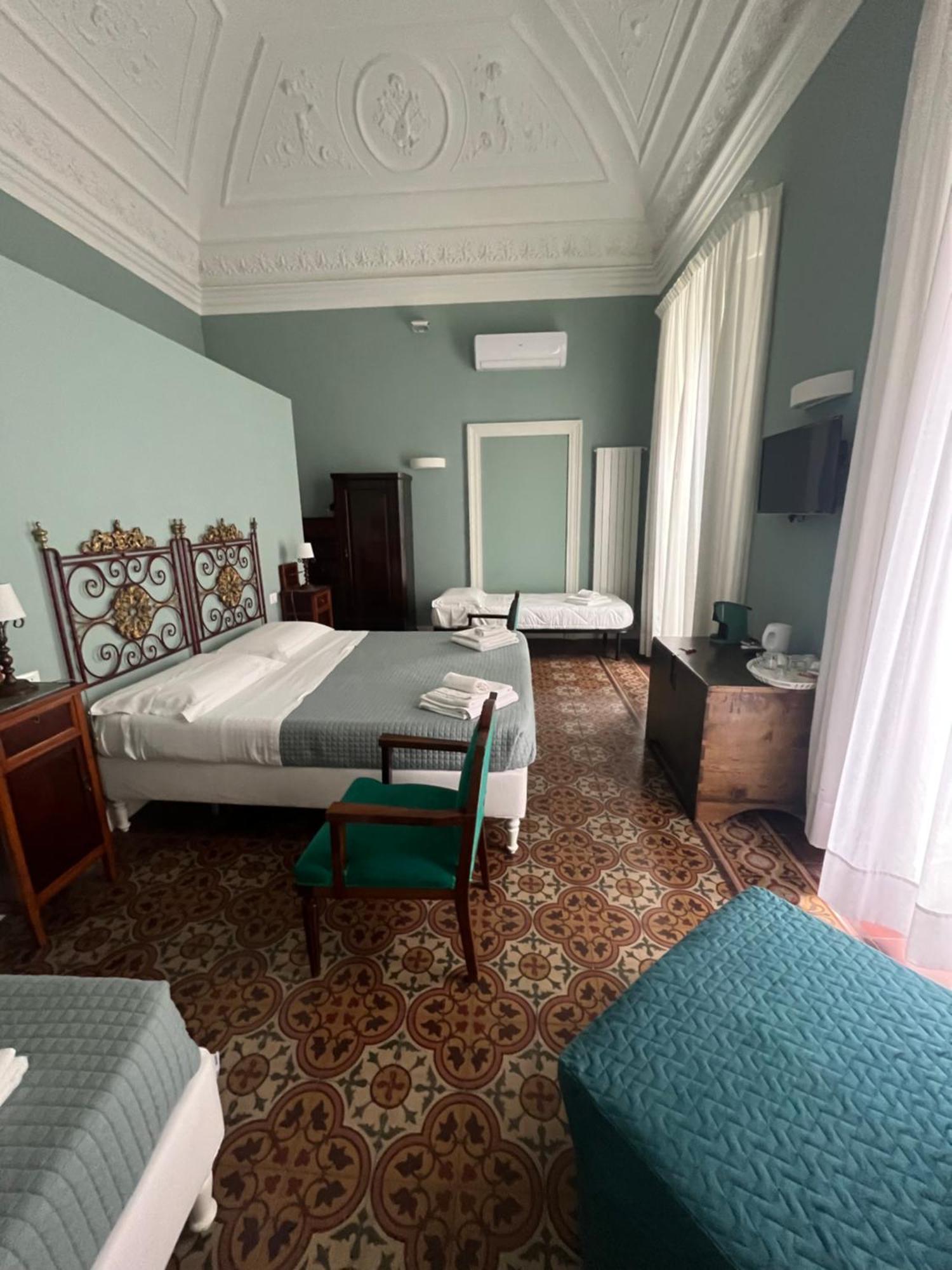 Palazzo Pastura B&B And Apartments Catania Bagian luar foto